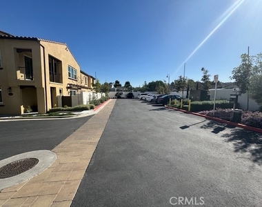 2353 Village Court - Photo Thumbnail 2