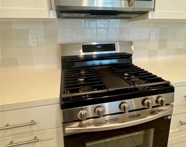 2353 Village Court - Photo Thumbnail 12