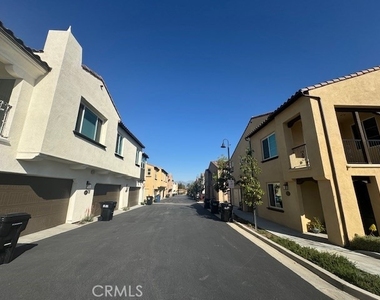 2353 Village Court - Photo Thumbnail 1