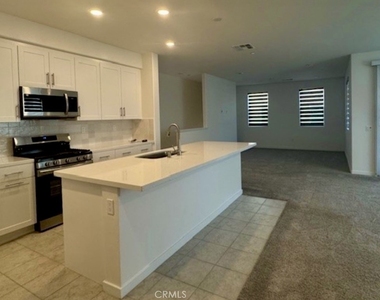 2353 Village Court - Photo Thumbnail 10