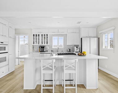 7520 Earldom Avenue - Photo Thumbnail 5