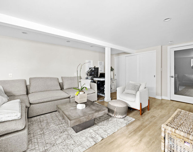 7520 Earldom Avenue - Photo Thumbnail 16