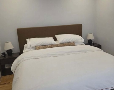 2122 N Hillhurst Avenue - Photo Thumbnail 6