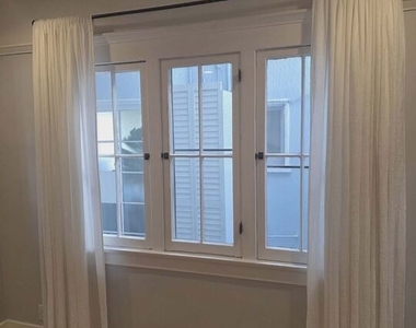 2122 N Hillhurst Avenue - Photo Thumbnail 12