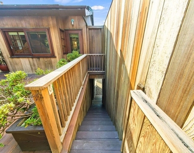 24542 Malibu Road - Photo Thumbnail 16