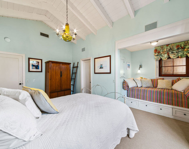 24542 Malibu Road - Photo Thumbnail 6