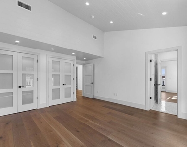 566 Ida Street - Photo Thumbnail 25