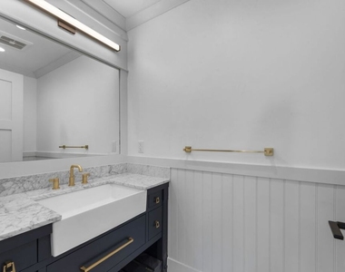 566 Ida Street - Photo Thumbnail 8