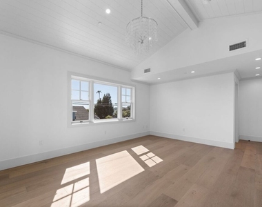566 Ida Street - Photo Thumbnail 22