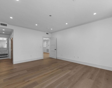 566 Ida Street - Photo Thumbnail 28