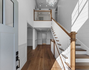 566 Ida Street - Photo Thumbnail 2