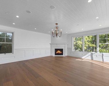 566 Ida Street - Photo Thumbnail 9