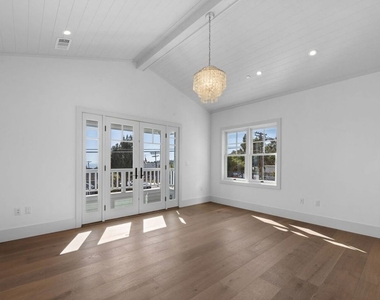 566 Ida Street - Photo Thumbnail 23