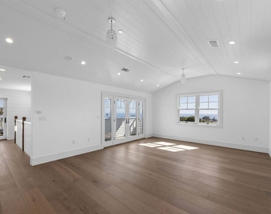 566 Ida Street - Photo Thumbnail 32