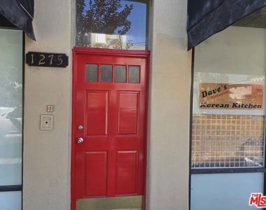 1275 N Wilton Place - Photo Thumbnail 8