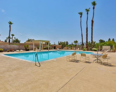 1421 Sunflower Circle N - Photo Thumbnail 32