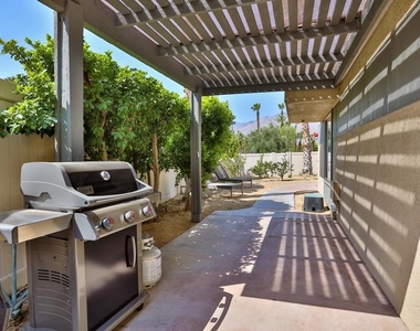 1421 Sunflower Circle N - Photo Thumbnail 7