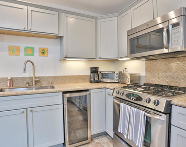 1421 Sunflower Circle N - Photo Thumbnail 13