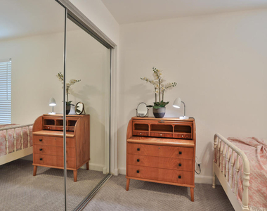 1421 Sunflower Circle N - Photo Thumbnail 23