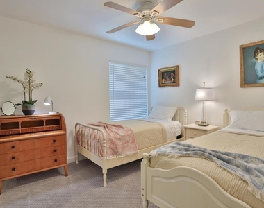 1421 Sunflower Circle N - Photo Thumbnail 6