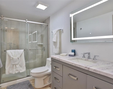 1421 Sunflower Circle N - Photo Thumbnail 5