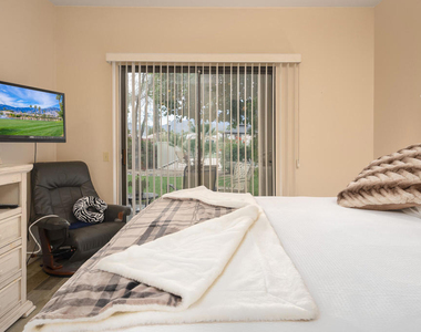 67663 Lagos Way - Photo Thumbnail 11