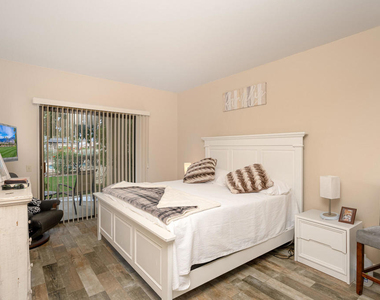 67663 Lagos Way - Photo Thumbnail 10