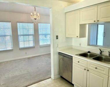1930 Westminster Circle - Photo Thumbnail 5