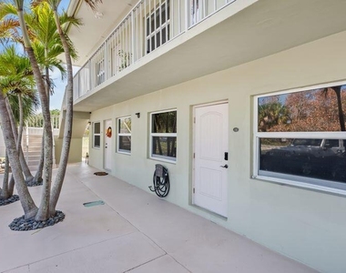 2319 Tamarind Drive - Photo Thumbnail 20
