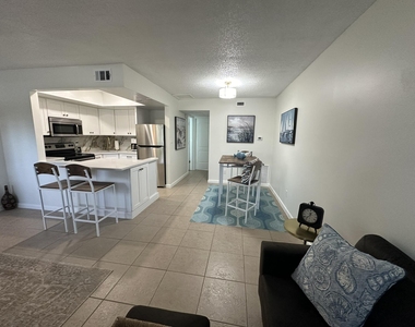 2319 Tamarind Drive - Photo Thumbnail 2