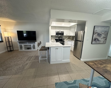 2319 Tamarind Drive - Photo Thumbnail 4