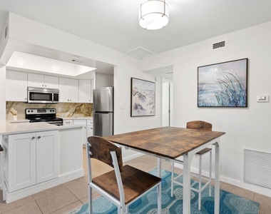 2319 Tamarind Drive - Photo Thumbnail 12