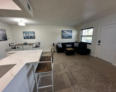 2319 Tamarind Drive - Photo Thumbnail 3