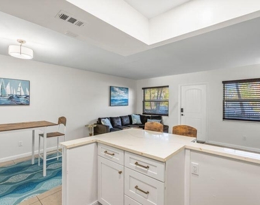 2319 Tamarind Drive - Photo Thumbnail 11