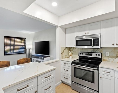 2319 Tamarind Drive - Photo Thumbnail 13