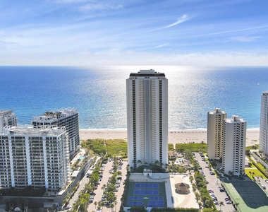 3000 N Ocean Drive N - Photo Thumbnail 17