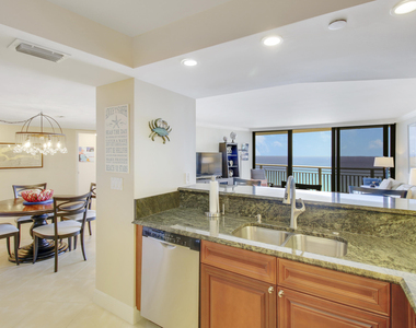 3000 N Ocean Drive N - Photo Thumbnail 8