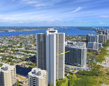 3000 N Ocean Drive N - Photo Thumbnail 19