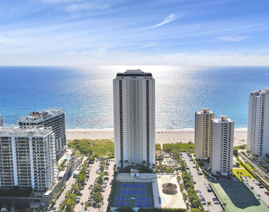 3000 N Ocean Drive N - Photo Thumbnail 15