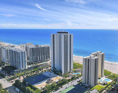 3000 N Ocean Drive N - Photo Thumbnail 18