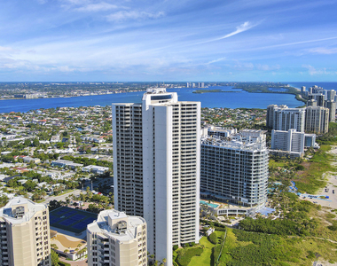 3000 N Ocean Drive N - Photo Thumbnail 20