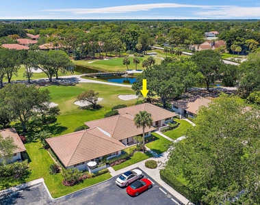 821 Club Drive - Photo Thumbnail 23