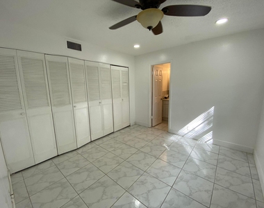 138 Lake Frances Drive - Photo Thumbnail 8