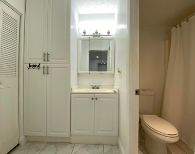 138 Lake Frances Drive - Photo Thumbnail 7