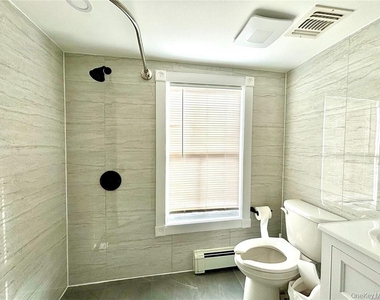 1433 Old Northern Boulevard - Photo Thumbnail 3