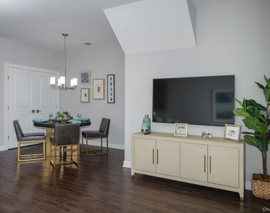 193 Sutton Court - Photo Thumbnail 4