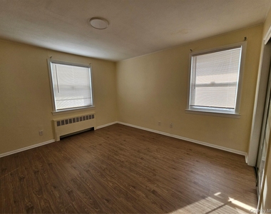 102 Birchwood Park Drive - Photo Thumbnail 9