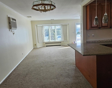 102 Birchwood Park Drive - Photo Thumbnail 8