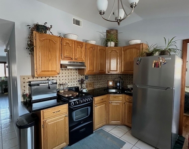 119 Miramar Avenue - Photo Thumbnail 3