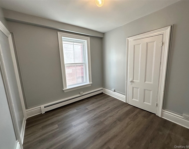 87 Broadway - Photo Thumbnail 27
